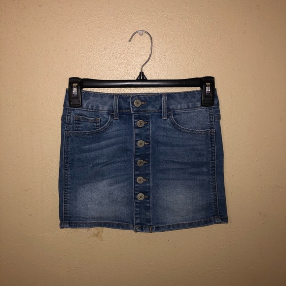 Button Skirt - Picture 2 of 4